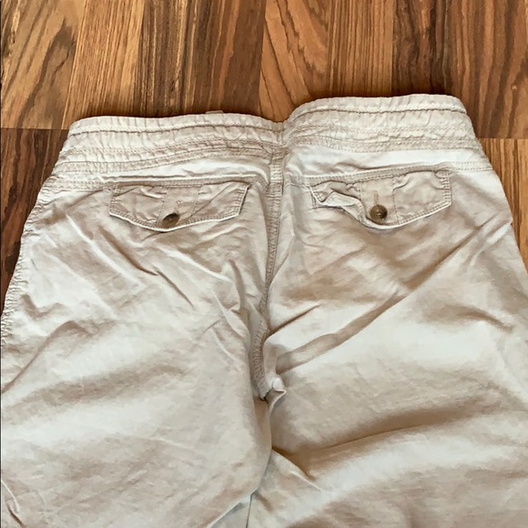 Express - Linen Capris. - Picture 5 of 7